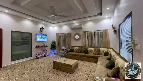5-BEDROOM VILLA + MAJLIS + FAMILY HALL FOR RENT