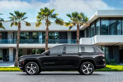 صورة 2 لـ 2023 JEEP GRAND CHEROKEE L