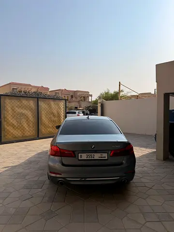 2017 BMW 5-SERIES 照片 4