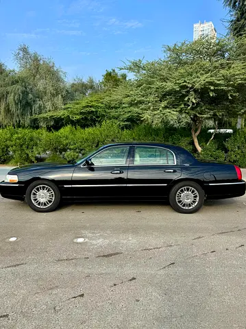 صورة 9 لـ 2008 Lincoln TOWN CAR
