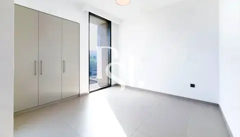 Corner Unit | Park View | Close to Amenities