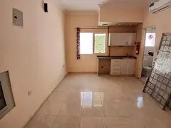 Luxury and Lavish studio good building near Muwailah bus stop rent 17k