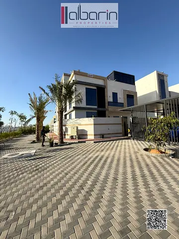 عيش الفخامة الحقيقية في فيلا زاوية مميزة بالحليو 2، حيث المساحات الواسعة والتصميم الراقي في كل تفصيلة