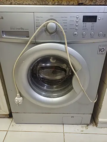 Front load washing machine - working condition, 7kg (needs minor cosmetic touch)