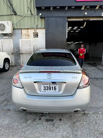 Nissan Altima 2010