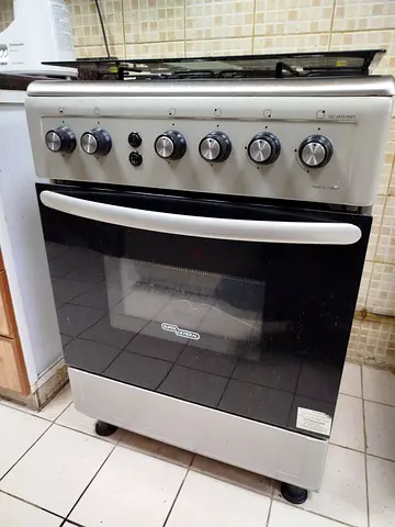 Gas cooker with oven - 4 burners, working condition