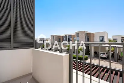 Vacant | Single Row | Corner Unit
