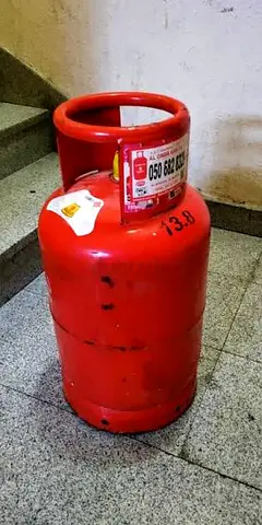 13.8kg Red LPG Gas Cylinder - Good Condition