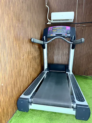 Life fitness CLST