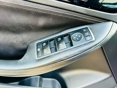 2018 Infiniti Q30 照片 12