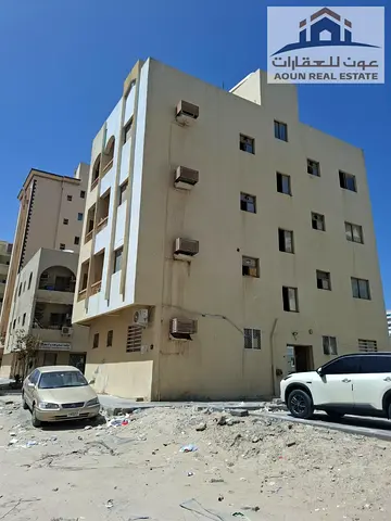 بنايه للبيع / 15 استوديو / 4 طوابق / دخل جيد / بحاله ممتازه / البطينه / الشارقه