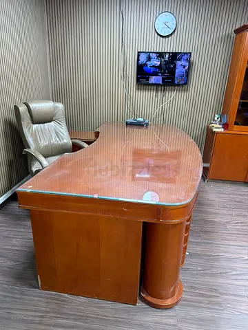 I have 4 Office Desk and 3 chair Solid Wood Executive Office Desk with Glass Top