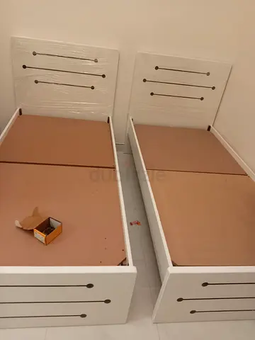 I am selling single bed brand new