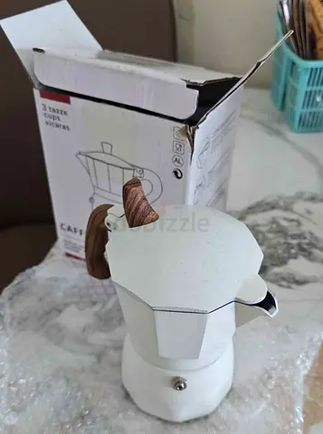 White Stovetop Moka Pot - 3 Cup Espresso Maker (Like New)