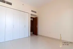 Spacious Layout - With Free Parking - Viewing Anytime