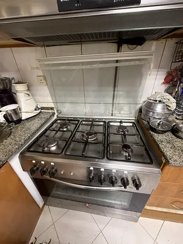 Hoover Free Standing Gas Range with 5 Burners and Oven