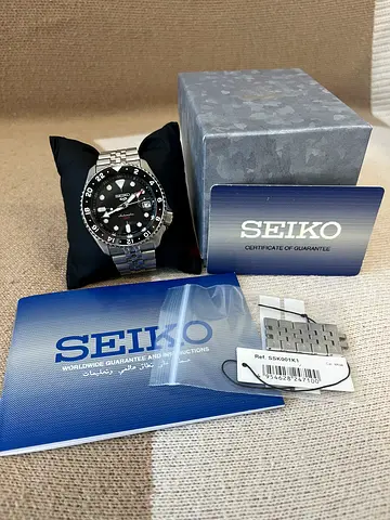 Seiko Men's Stainless Steel Sports Watch with Box, Links and Warranty Certificate