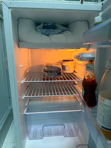 ثلاجه بحالة ممتازه