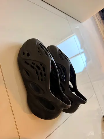 Adidas Yeezy foam runners
