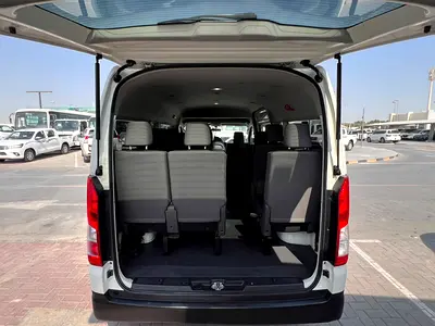 2020 Toyota HIACE — фото 10
