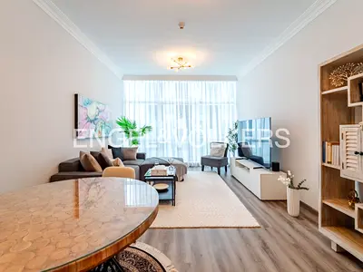 Top Floor Luxury| Elegant Furnished| Full Upgraded