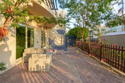 Spacious 4+M|Corner Villa| Ready To Move
