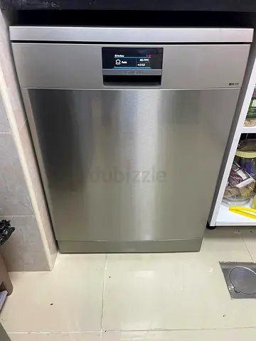 Siemens iq700 last model dishwasher 3 racks with wifi option like new condition