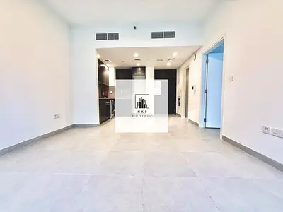 Specious luxury apartment for rent