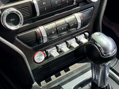 صورة مصغرة 12 لـ 2021 FORD MUSTANG