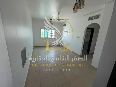 غرفة وصالة تشطيب حديث وأطلالة مفتوحة مساحة واسعة ومناسبة بحمامان موقع مميز وسعر حصري
