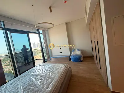 استوديو مطل على المدينة | برج سيسليا JVT | الوصول إلى الشرفة