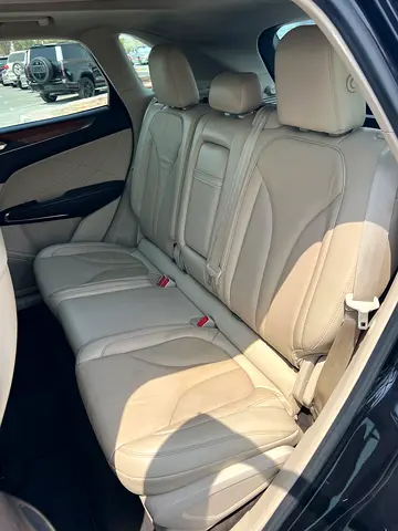 صورة 18 لـ 2019 Lincoln MKC