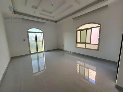 فرصة مميزة جداً للسكن في فيلا واسعة ومريحة بمنطقة الياسمين في عجمان، تتميز بمساحات ممتازة وتصميم عملي مناسب للعائلات، مع توفر عدد كبير من الغرف