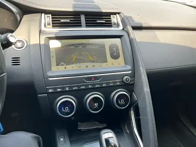 2018 Jaguar E-PACE — фото 15