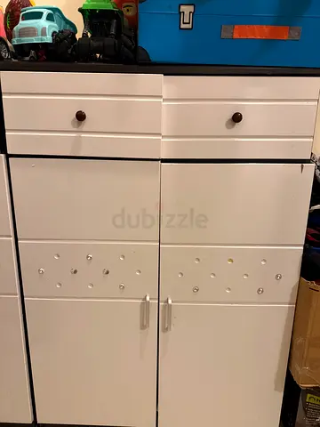 2 shoes racks and single bed
