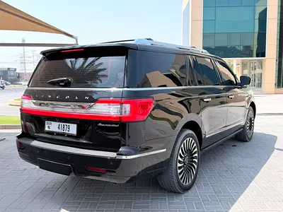 صورة 8 لـ 2019 Lincoln NAVIGATOR