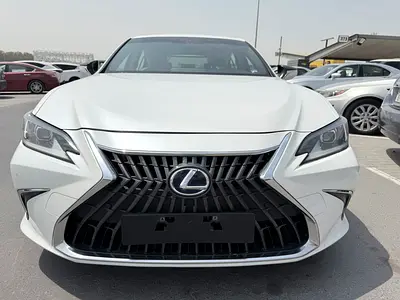 Lexus ES 300h 2023 GCC Specs - Pristine Condition Hybrid