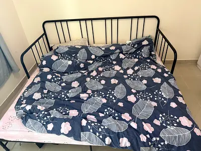 Black metal daybed frame with mattress - good condition
