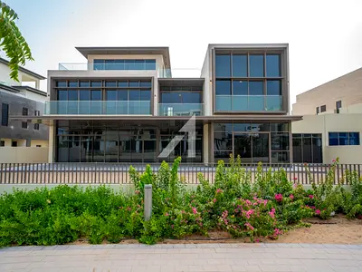 Exclusive l Brand New l Sky Terrace Villa