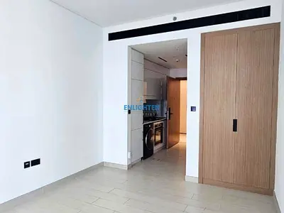 MODERN STUDIO | BRIGHT AND SPACIOUS | HIGH FLOOR