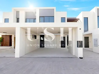 Upgraded 3BR Townhouse | Vacant Soon | Walk to Park