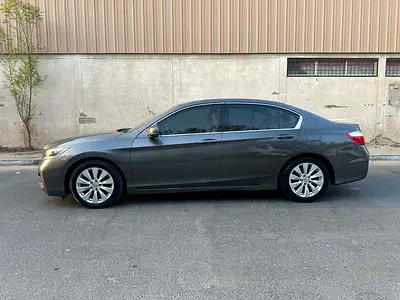 Honda Accord VTi 2016 V4 GCC Specs | Well Maintained
