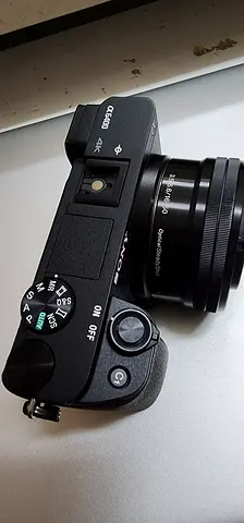 Sony a6400 Mirrorless Camera with 16-50mm Kit Lens - Good Condition