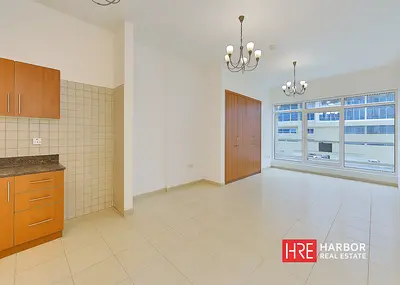 1 Month Free | Vacant | Well-Maintained
