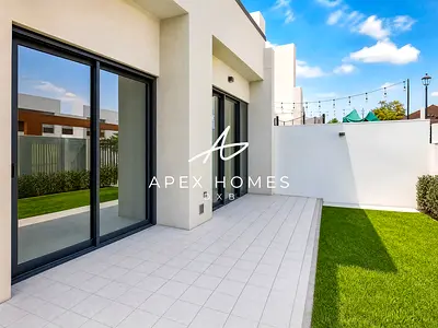 Vacant | Bright and Spacious | Close to Amenties