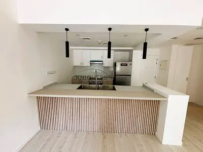 Contemporary Living | Fully Upgraded | Vacant Unit