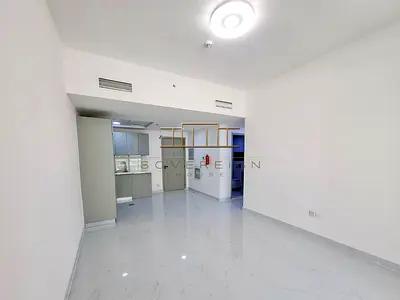 شقة مشرقة بغرفتي نوم | Equiti Home B | شرفة وإطلالة على المدينة