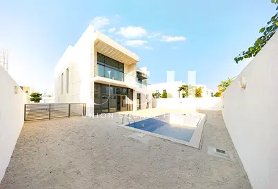 Luxury Villa | Full Lagoon View | Large Plot