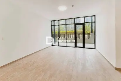 Spacious Layout | Vacant Now | Bright