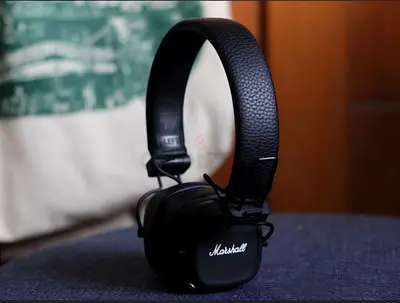 Marshall Major IV headphones